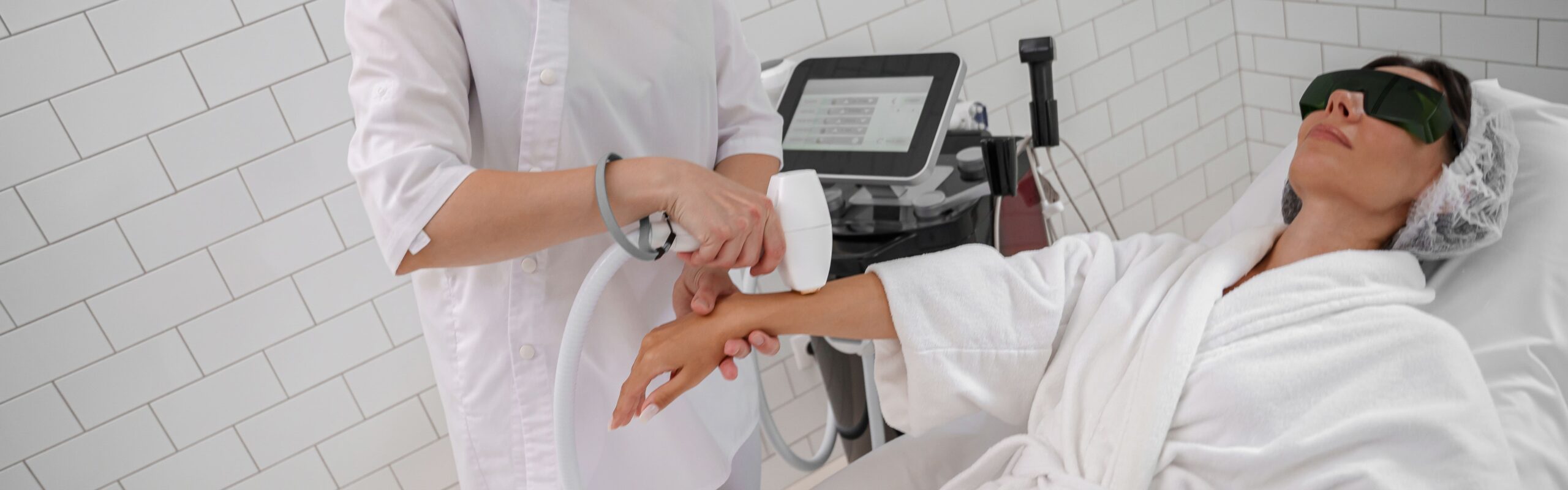 highlighting the rejuvenating effect of the technology on the skin.